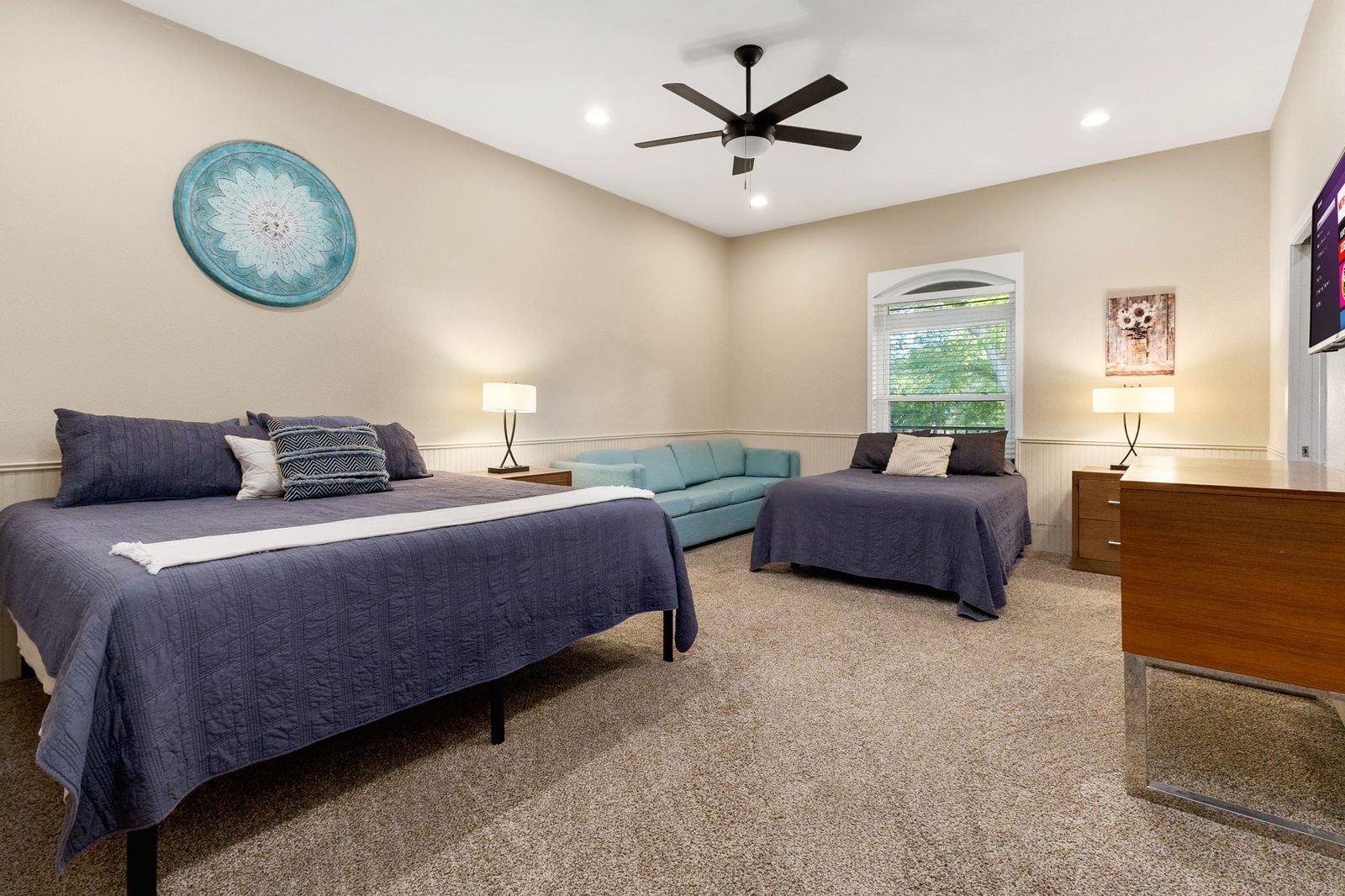 Guest bedroom with king bed and full bed